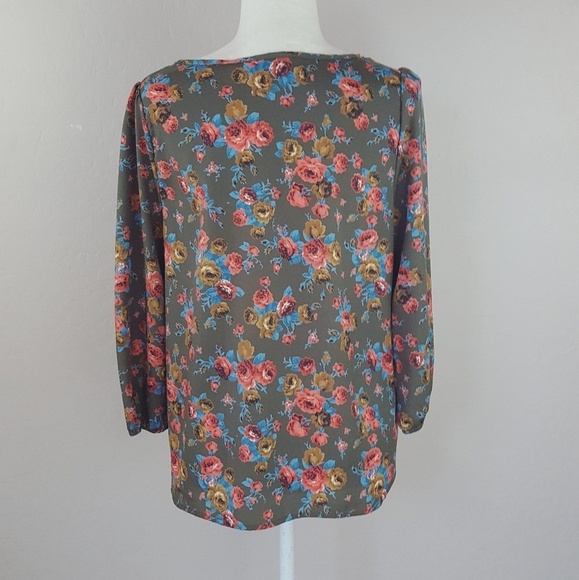 Peaches n Cream - Floral Top - Picture 3 of 5